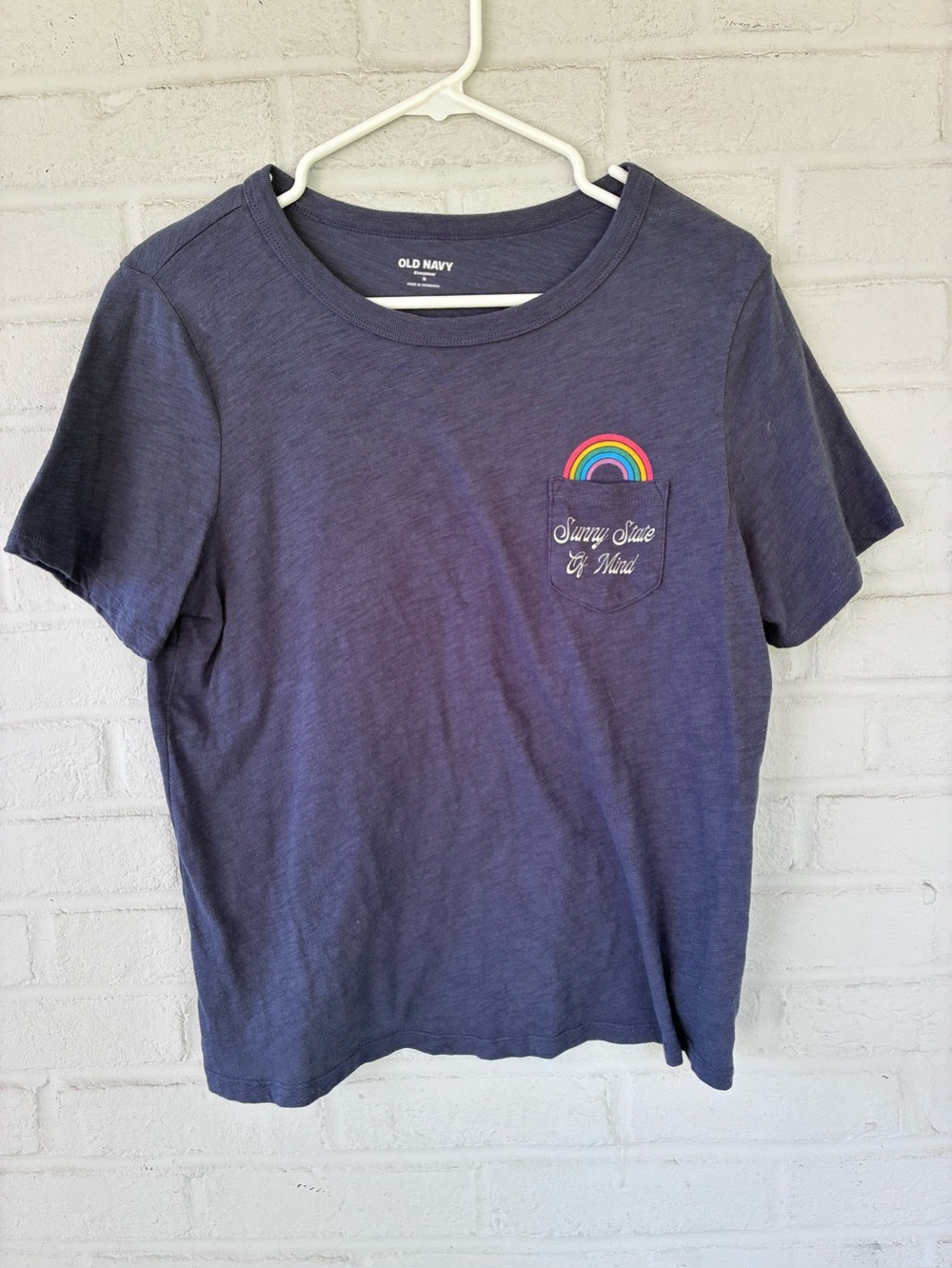 Old Navy Sunny State of Mind Rainbow Pocket Tee